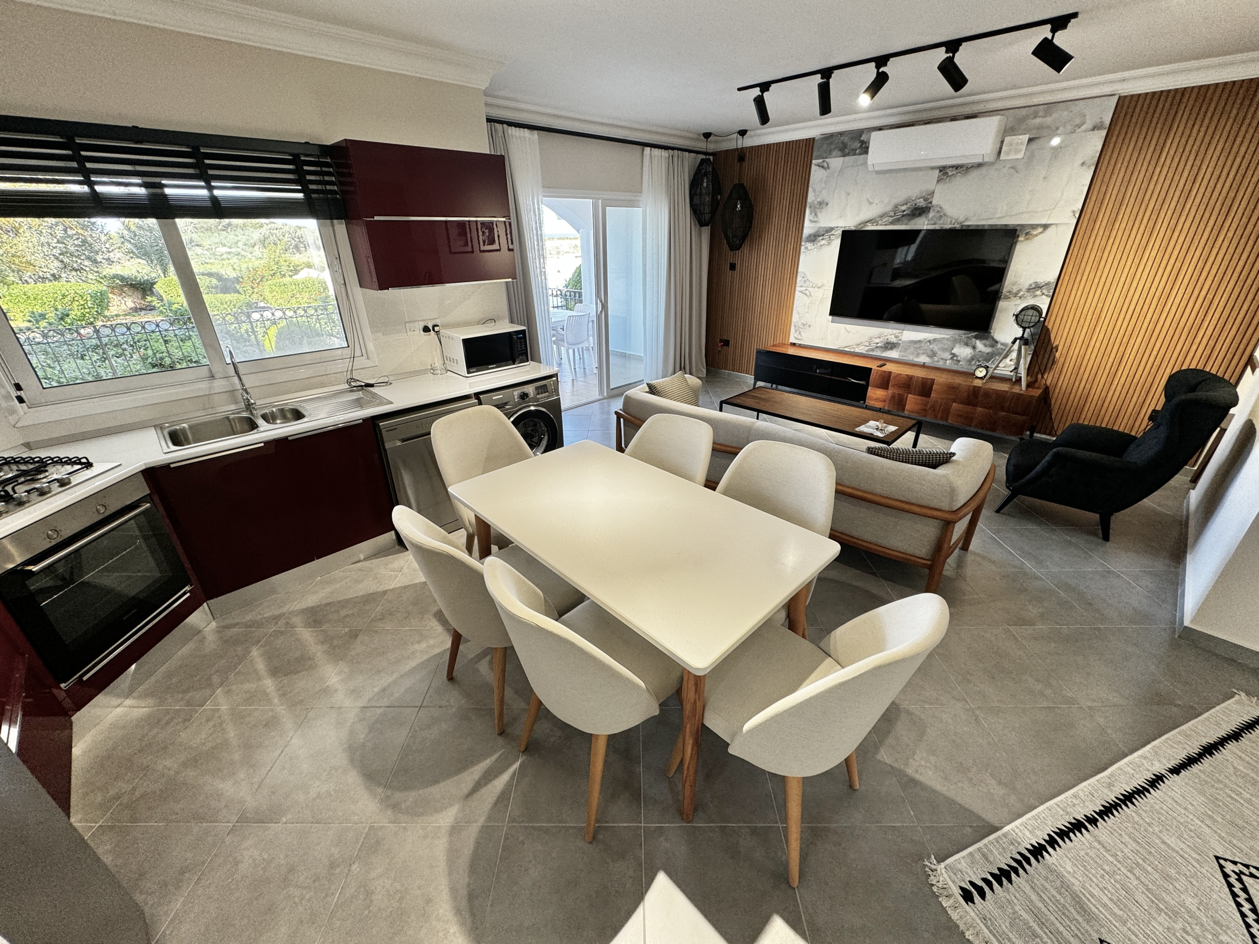 Ready to move fully furnished 3 bedroom apartment with garden