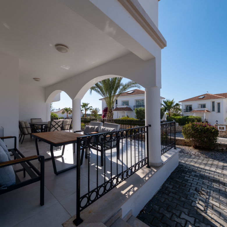 3 bedroom newly refurbished modern apartment