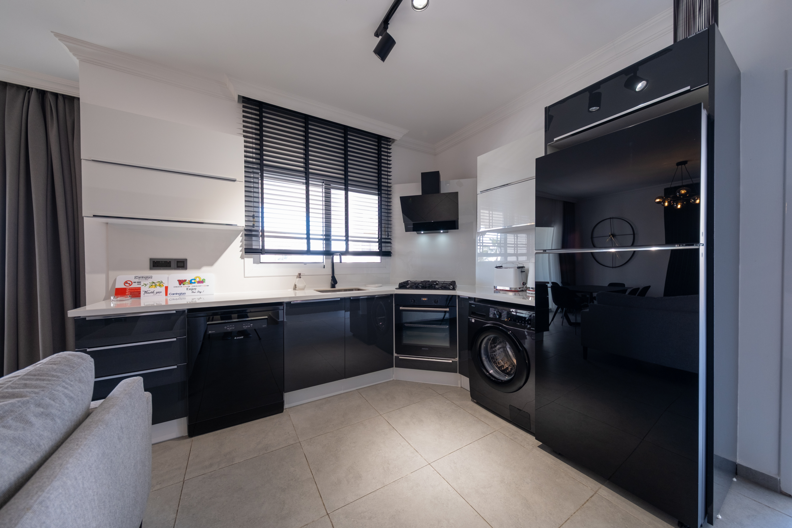 3 bedroom newly refurbished modern apartment