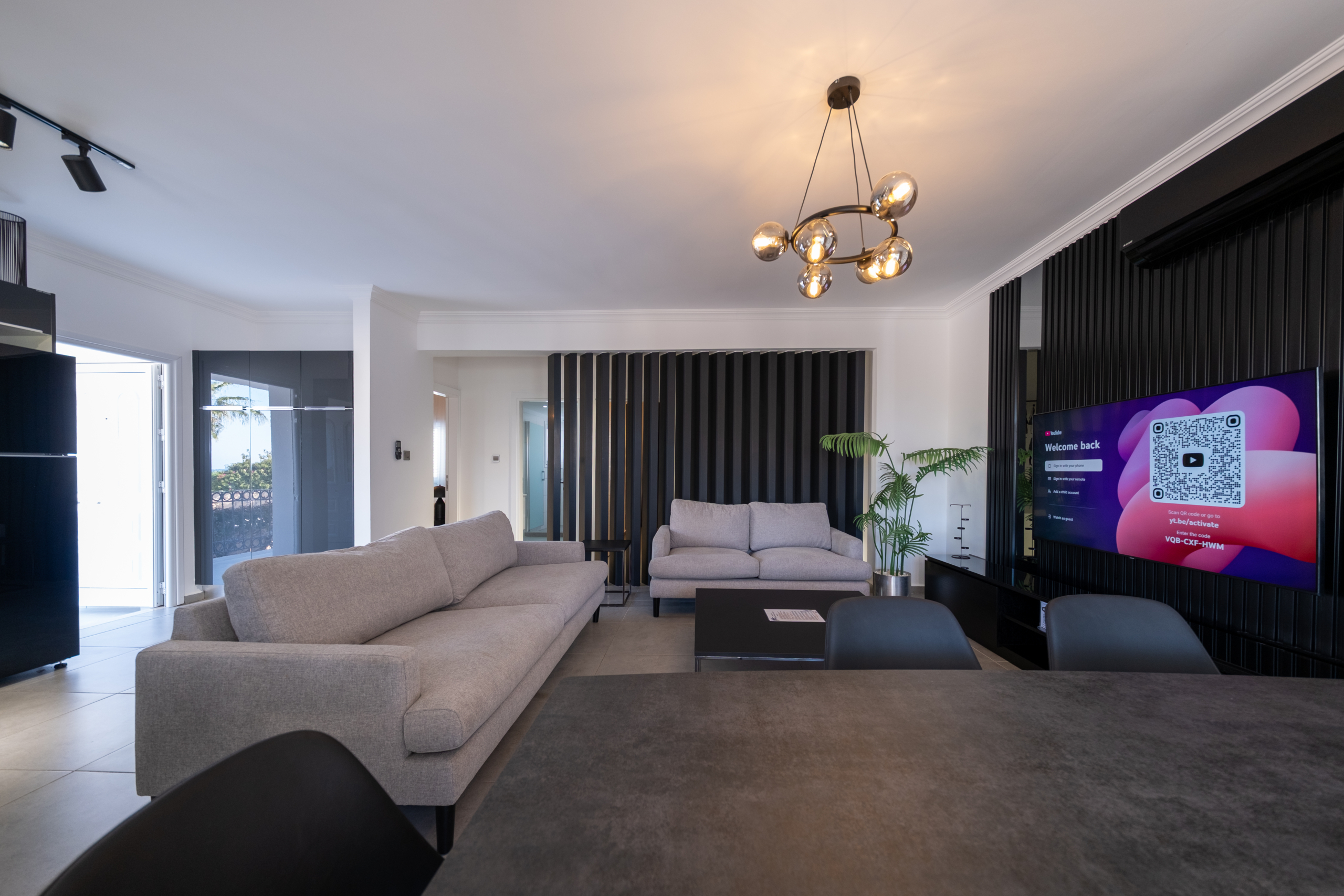 3 bedroom newly refurbished modern apartment