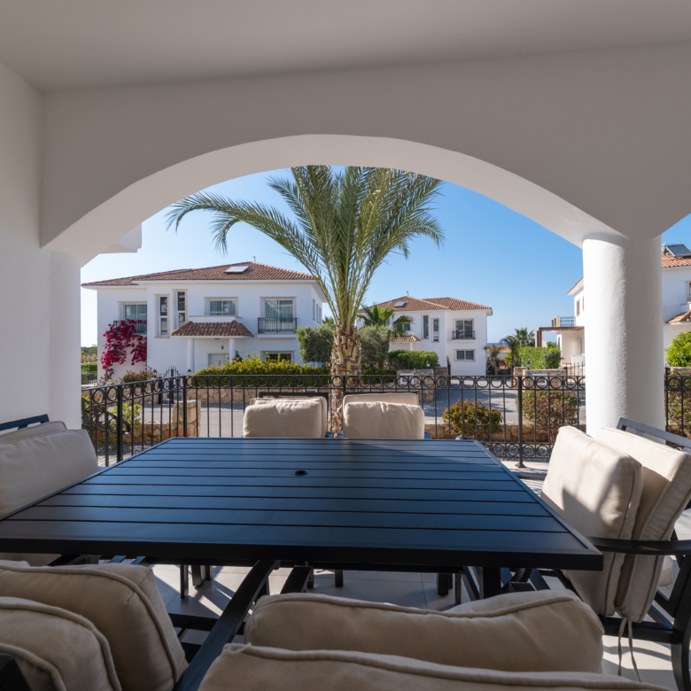 3 bedroom newly refurbished modern apartment