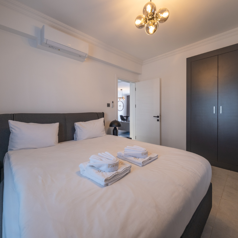 3 bedroom newly refurbished modern apartment