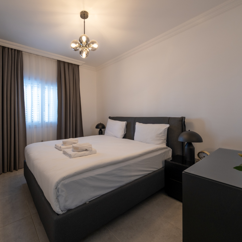 3 bedroom newly refurbished modern apartment