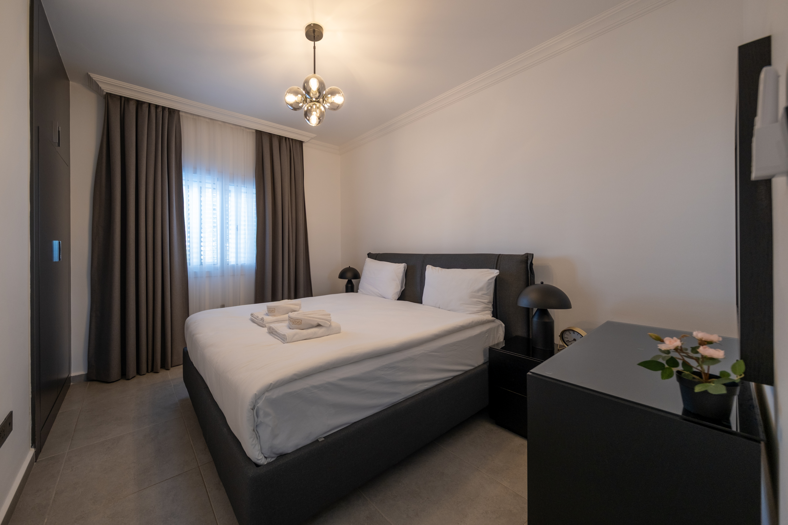 3 bedroom newly refurbished modern apartment