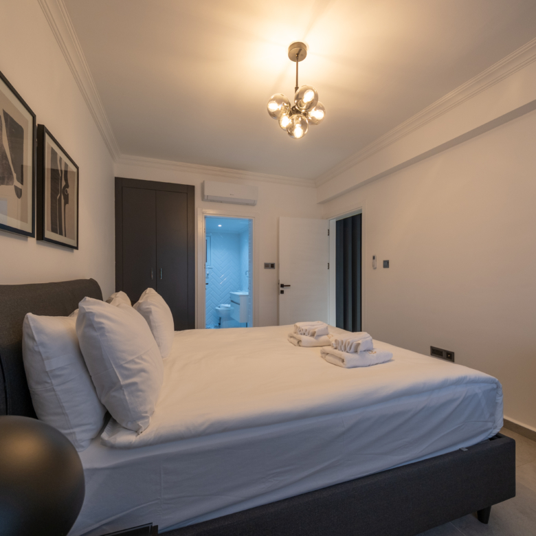 3 bedroom newly refurbished modern apartment