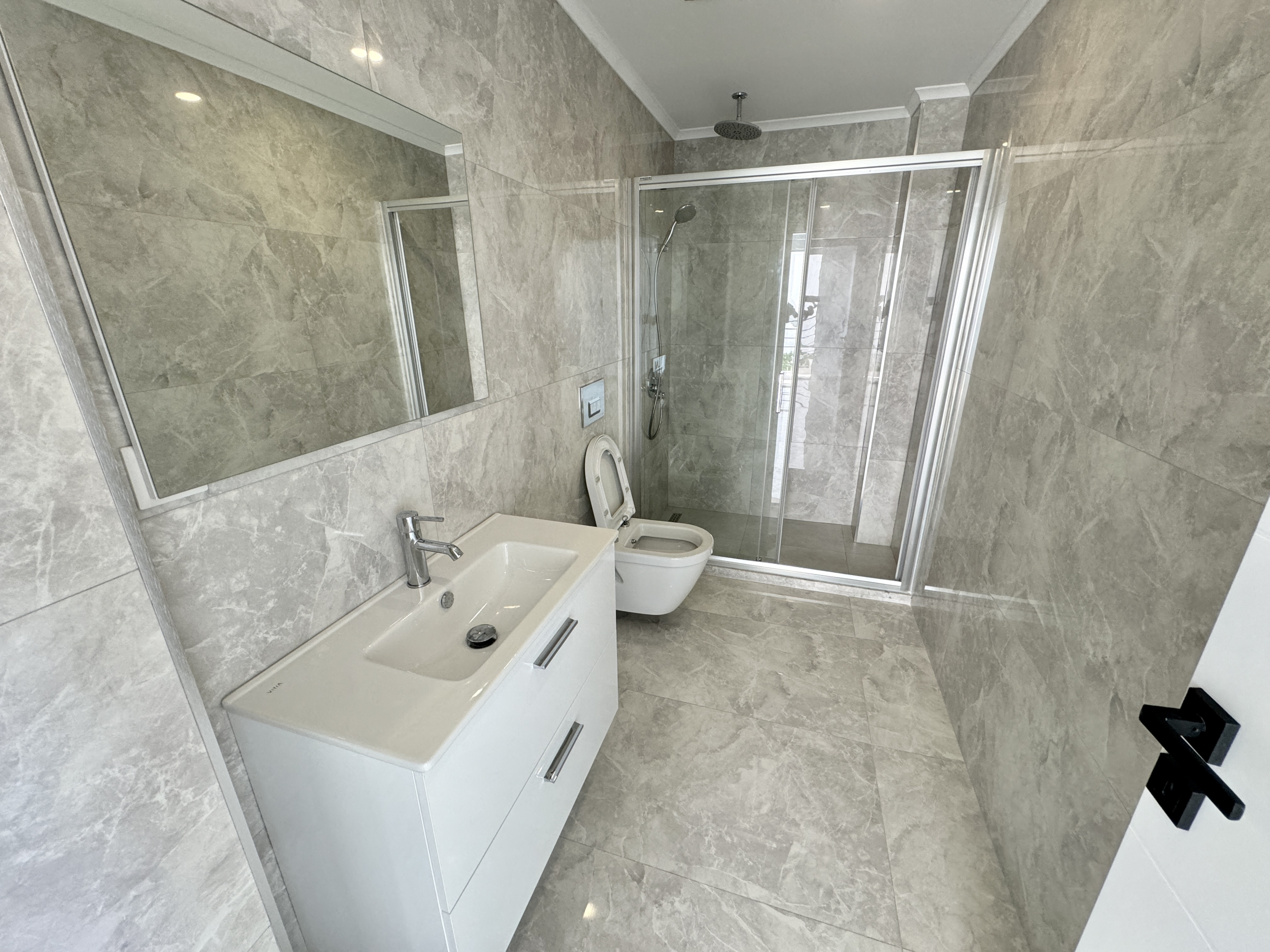 Sea front 4 bedroom luxury duplex apartment  with private beach