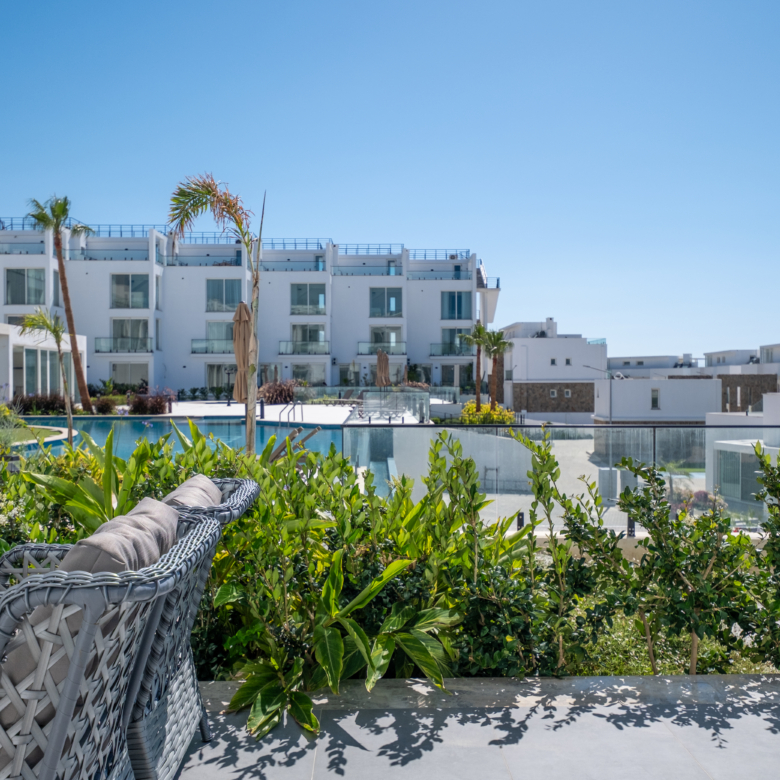 Sea front studio apartment for sale in Malibu project