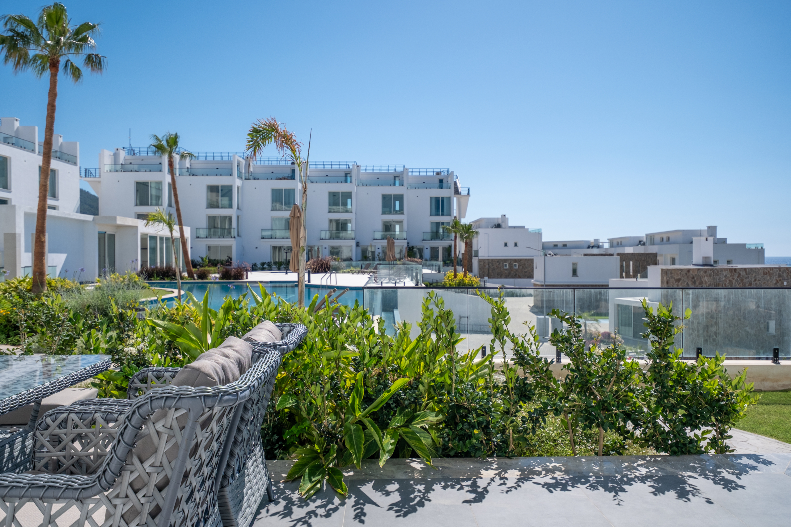 Sea front studio apartment for sale in Malibu project