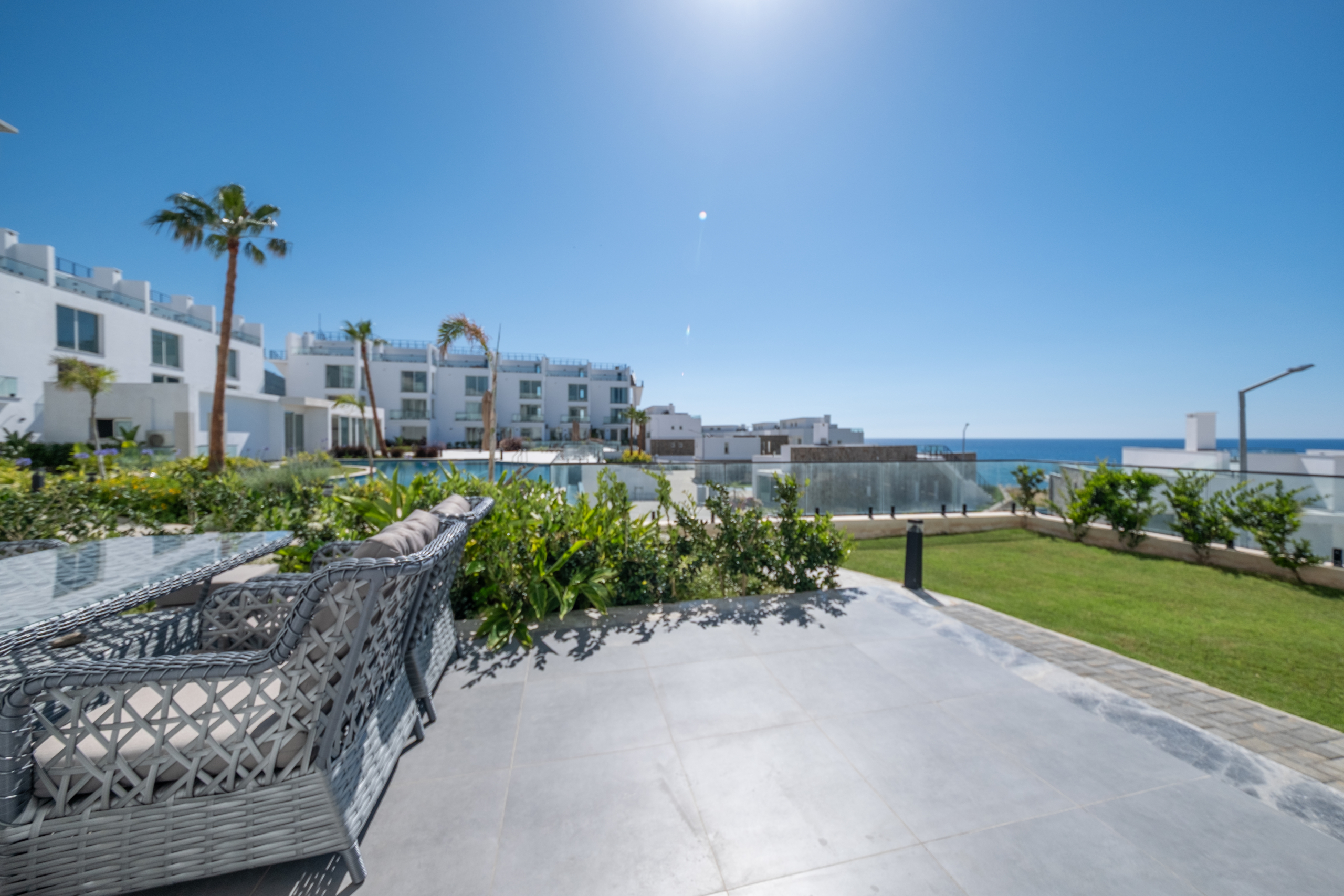 Sea front studio apartment for sale in Malibu project