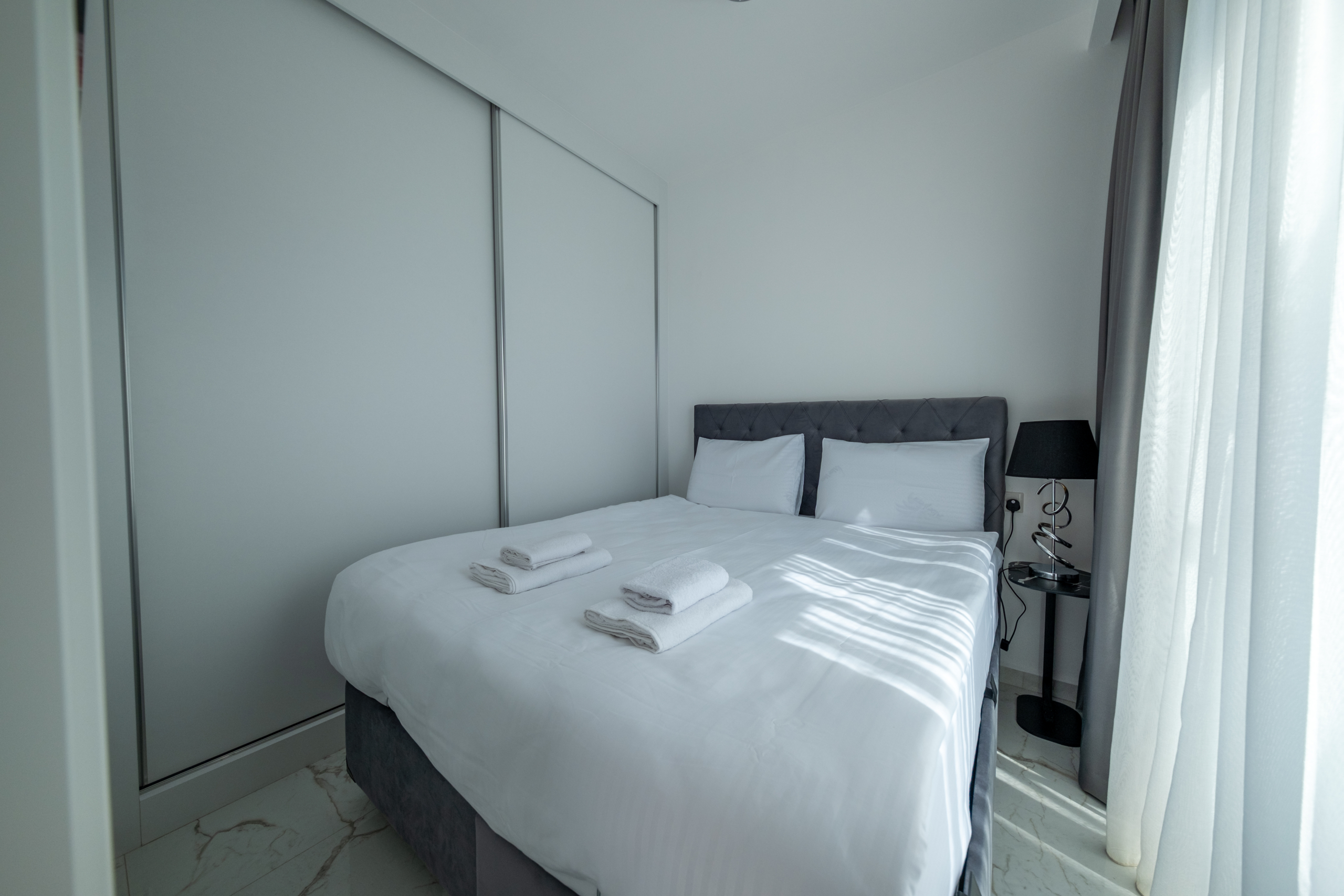 Sea front studio apartment for sale in Malibu project