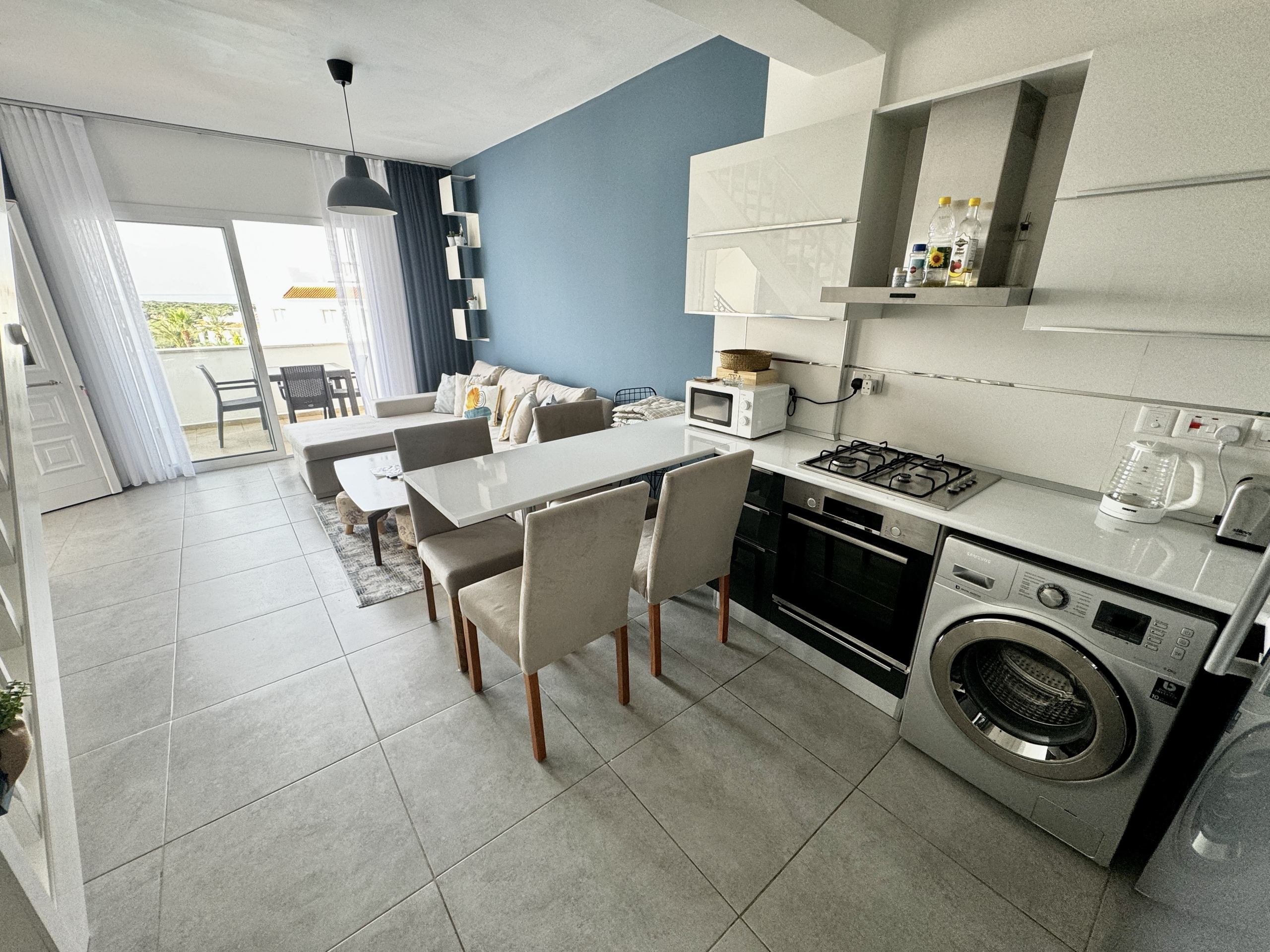 1 bedroom apartment by the pool with a great sea view