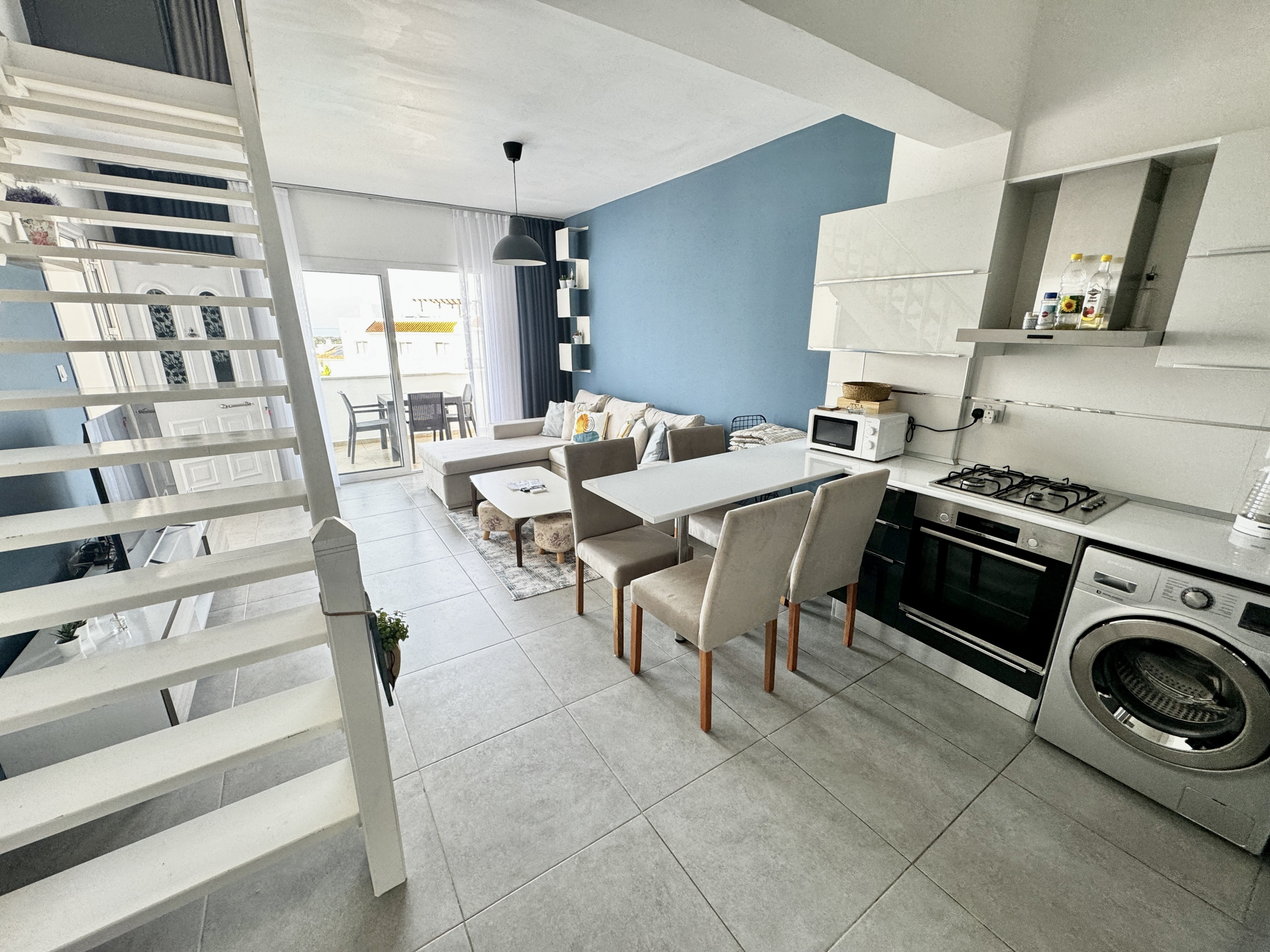 1 bedroom apartment by the pool with a great sea view
