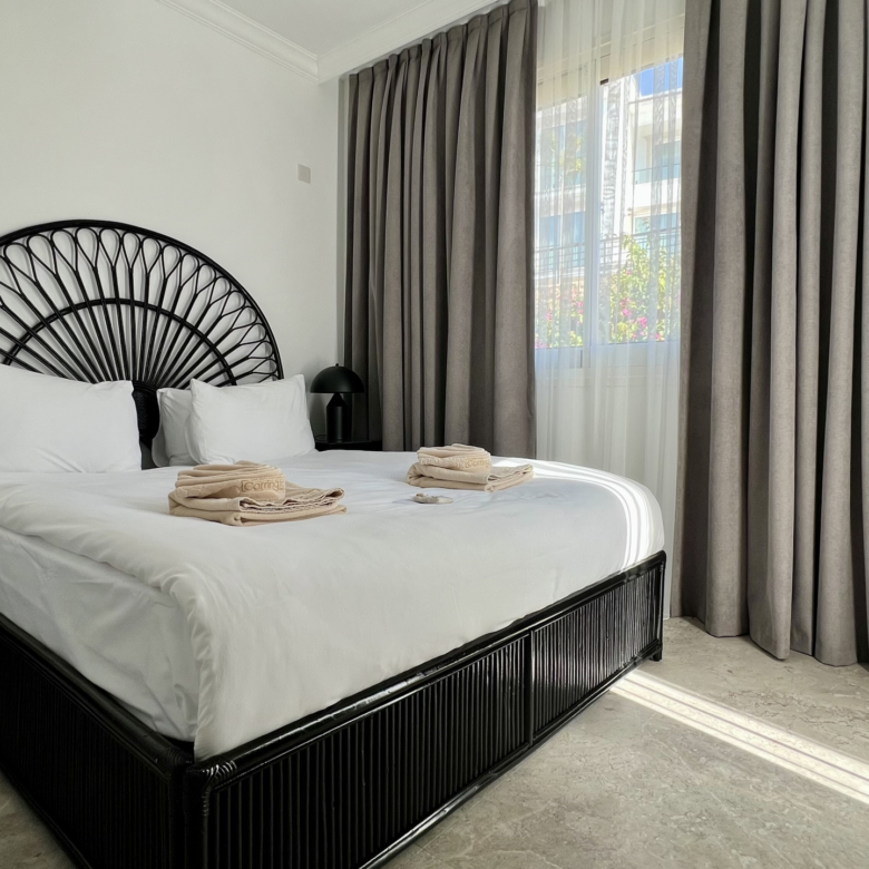Sea front 3 bedroom garden apartment with private swimming pool