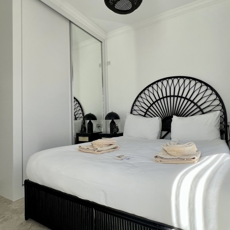 Sea front 3 bedroom garden apartment with private swimming pool