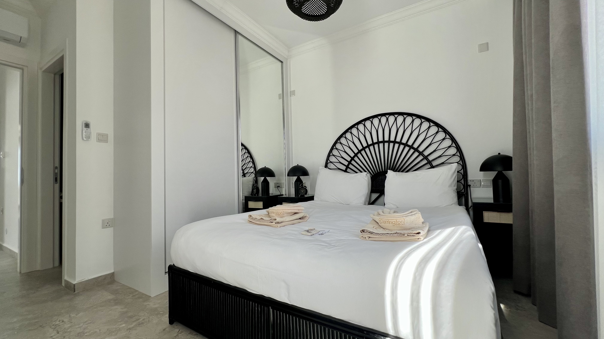 Sea front 3 bedroom garden apartment with private swimming pool