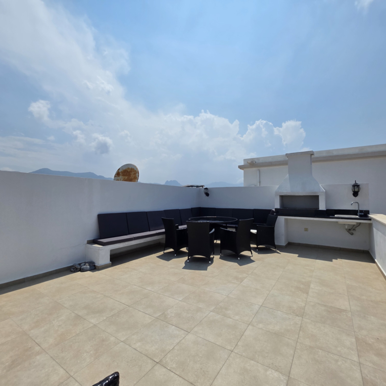 3 bedroom Sea View penthouse