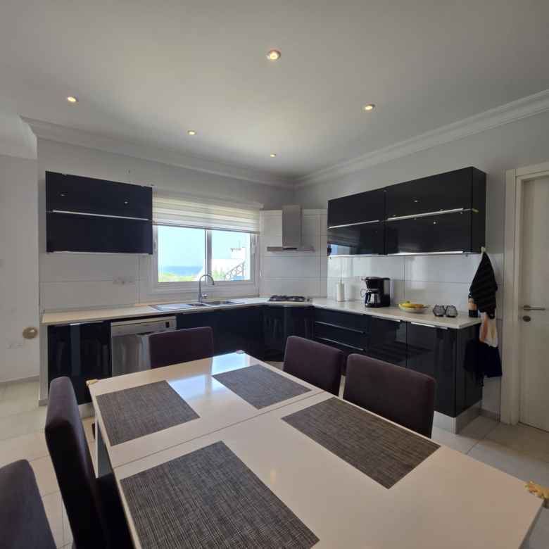 3 bedroom Sea View penthouse