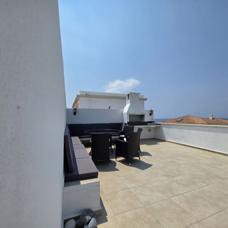 3 bedroom Sea View penthouse