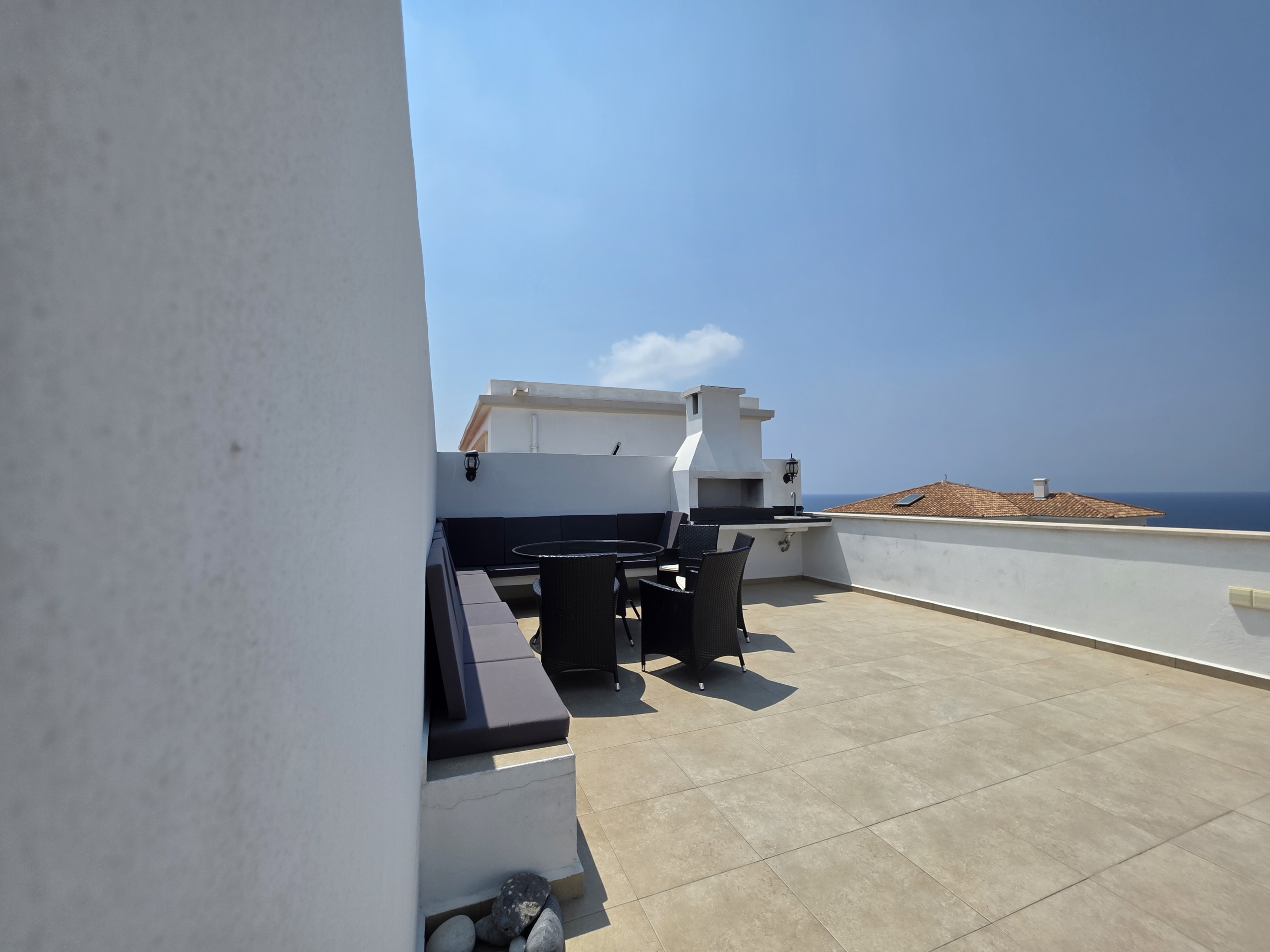 3 bedroom Sea View penthouse
